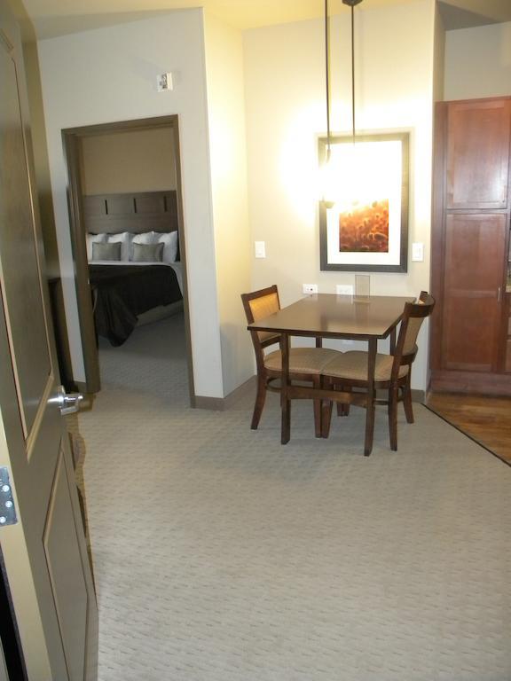 Teddy'S Residential Suites Watford City المظهر الخارجي الصورة