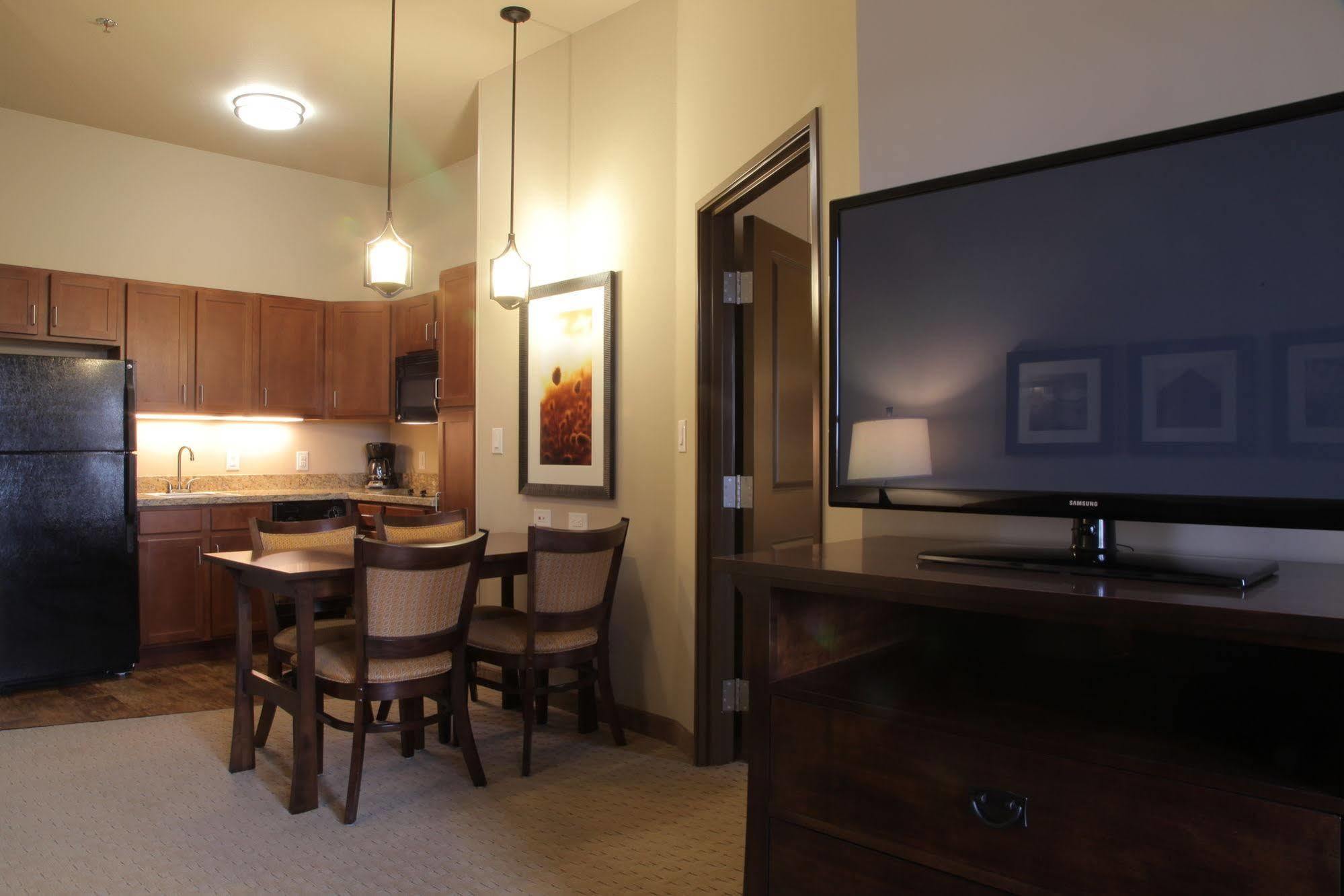 Teddy'S Residential Suites Watford City المظهر الخارجي الصورة